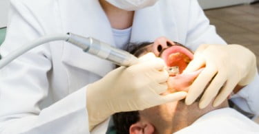 Implantologia e Periodontologia: um master em Lisboa