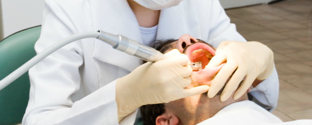 Implantologia e Periodontologia: um master em Lisboa