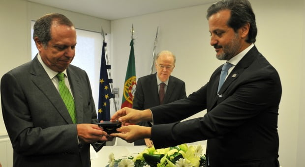 Carlos César distinguido com Medalha de Ouro da OMD