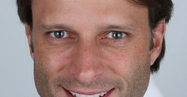 Christian Coachman: Nada melhor do que tentar manter a todo custo os dentes naturais