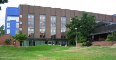 Sabe qual é a melhor escola de medicina dentária?