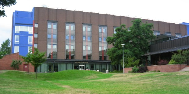 Sabe qual é a melhor escola de medicina dentária?
