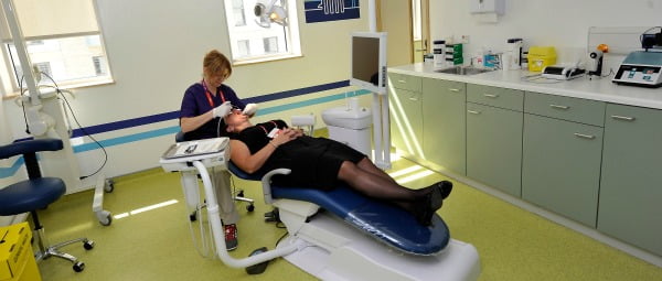 P&G implementa clínica dentária na Aldeia Olímpica em Londres