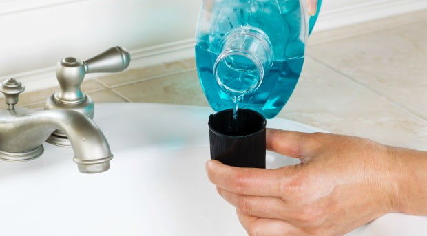 Utilizar antisséptico bucal três vezes ao dia pode aumentar risco de cancro