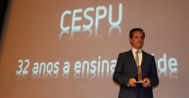 Bastonário da OMD recebe Prémio Prestígio CESPU 2014