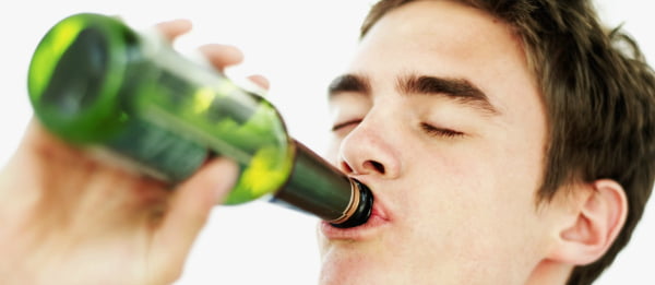 Excesso de álcool pode provocar cancro oral