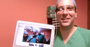 Cirurgia maxilo-facila transmitida via Google Glass