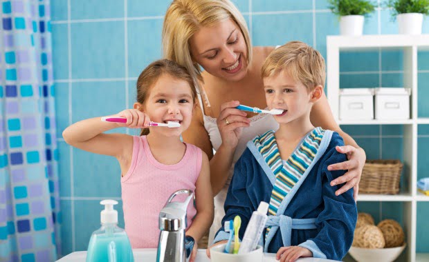 ADA diz que saúde dentária deve começar em casa