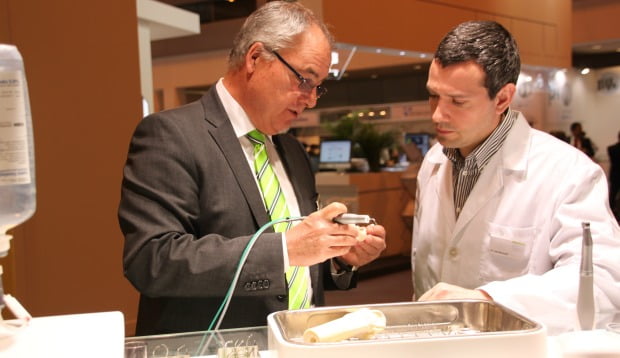 W&H apresenta nova unidade de cirurgia ultrasónica