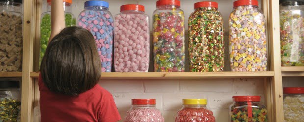 Snacks doces ameaçam saúde oral das crianças