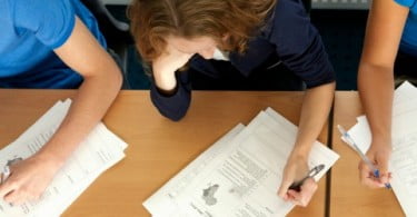 Dentistas estrangeiros obrigados a fazer teste de inglês para entrar no Reino Unido