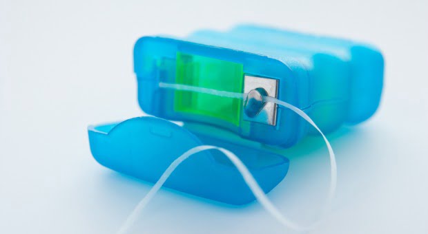 Usa fio dentário? Um quarto dos norte-americanos mente nas respostas aos dentistas