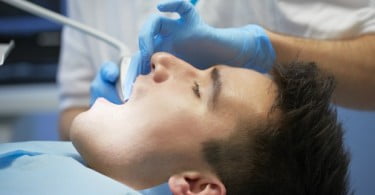 DGS quer alargar cheques-dentista até aos 18 anos