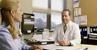 Pacientes recorrem a médicos de clínica geral para problemas de saúde oral