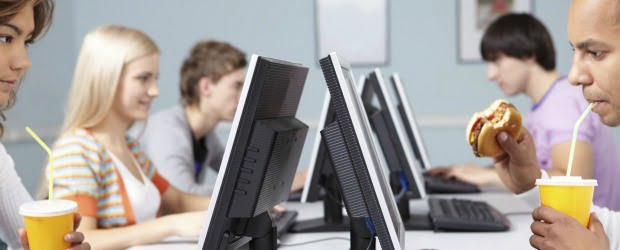 Empregados de escritório com maior risco de ter má saúde oral