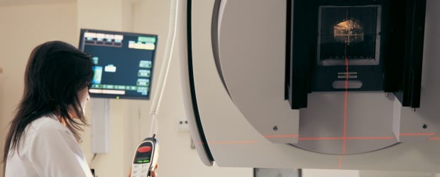 Nova terapia de radiação pode aliviar sintomas de boca seca em pacientes com cancro