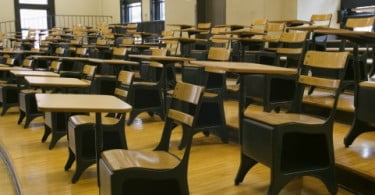 Universidade portuguesa contestada em França