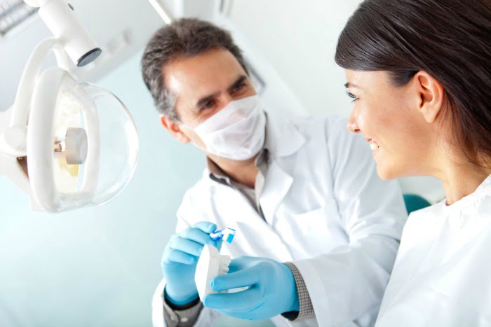 dentista com paciente