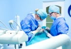 implantes dentários cirurgia