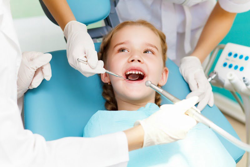 criança no dentista Saúde Oral