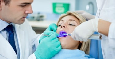 Guia para reconhecer branqueamentos dentários ilegais