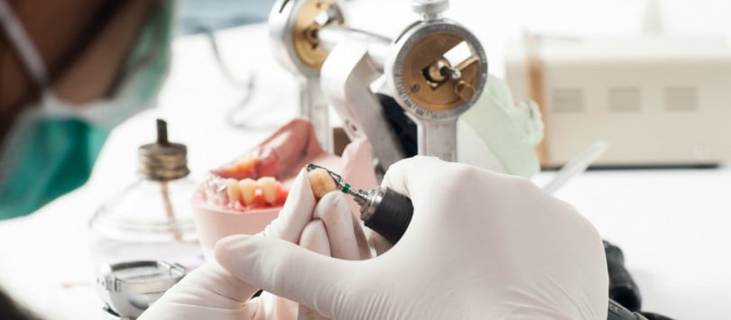 IVA das próteses dentárias