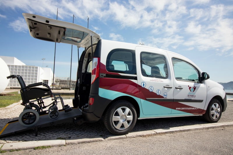 Dentista de Família carrinha transporte Saúde Oral