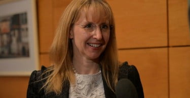 Nicola West fellowship pelo Royal College of Surgeons of England PhD na University of Wales Cardiff em hipersensibilidade