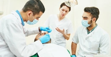 Há menos vagas para licenciaturas em Medicina Dentária