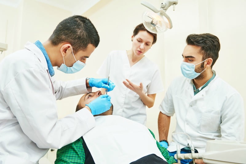 Há menos vagas para licenciaturas em Medicina Dentária