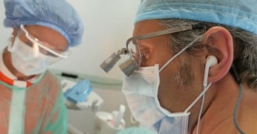 Clínica Pinheiro Torres formação cirurgia periimplantar