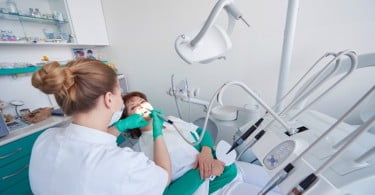 Governo quer dentistas em todos os agrupamentos de centros de saúde do país
