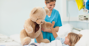 Hospital dos Pequeninos: conheça o projeto da FM-UP que quer ajudar pessoas com deficiência