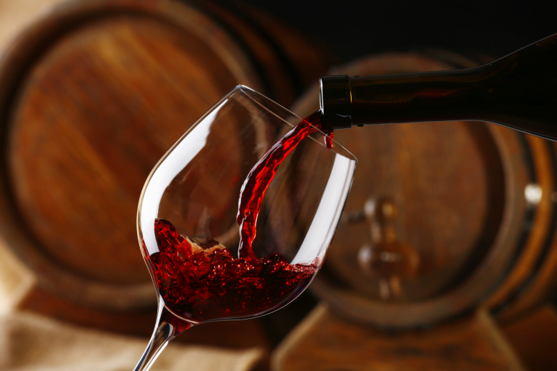 Vinho tinto: a nova arma contra as doenças da gengiva e cáries?