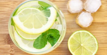 Bebidas ácidas e chás de frutos podem acelerar erosão dos dentes
