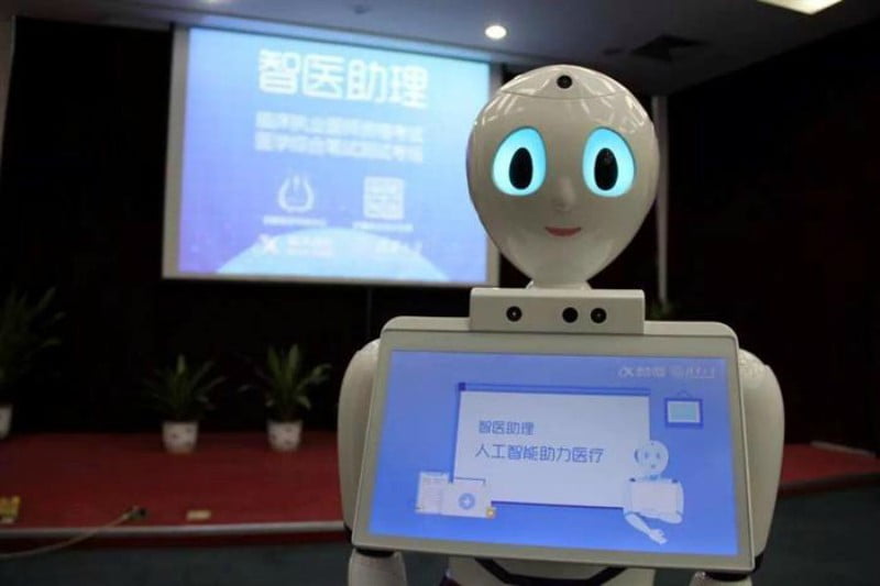 Chineses criam robot que dá consultas