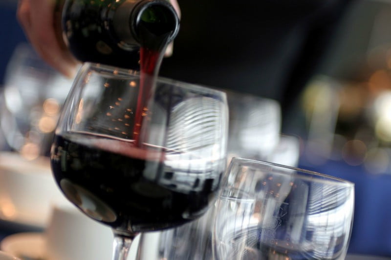 Vinho tinto pode prevenir cáries dentárias e doenças da gengiva