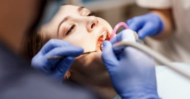 Infografia: médicos dentistas portugueses 'fogem' para o estrangeiro