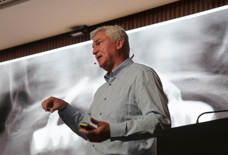 Nobel Biocare comemora 20 anos de All-on-4 com palestra de Paulo Maló