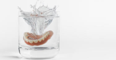Whitepaper: guidelines de limpeza de próteses dentárias