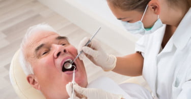 “O ecossistema oral torna-se mais hostil à medida que envelhecemos”