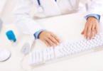 Profissionais de saúde nacionais vão ter acesso gratuito a plataformas médicas digitais