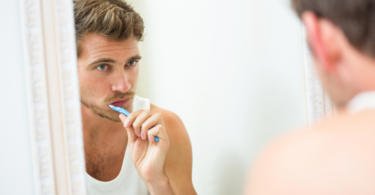 Estudo relaciona maus hábitos de higiene oral com doenças cardíacas