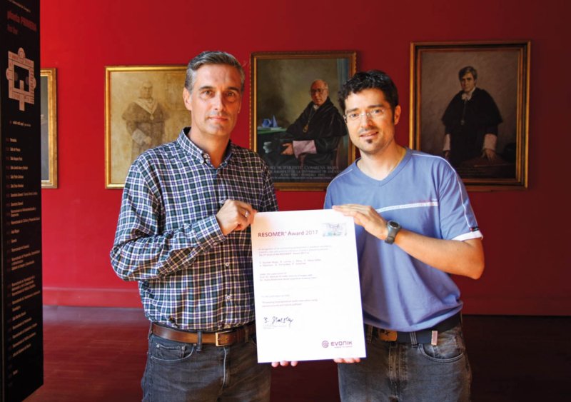 Investigadores premiados por criar implantes biodegradáveis que favorecem regeneração