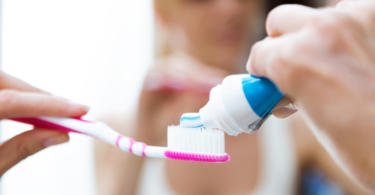 São as pastas dentífricas suficientes para tratar a sensibilidade dentária?