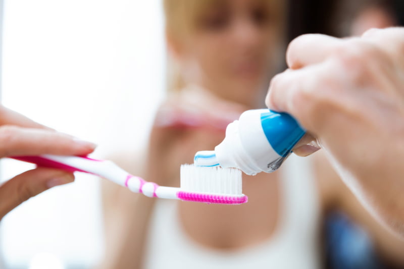 São as pastas dentífricas suficientes para tratar a sensibilidade dentária?