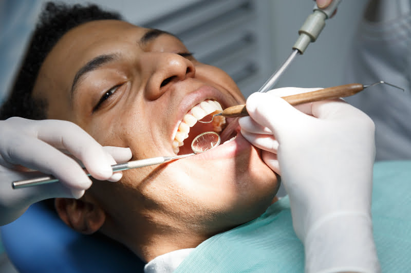 Conselho Europeu de Médicos Dentistas dividido em relação à publicidade em saúde