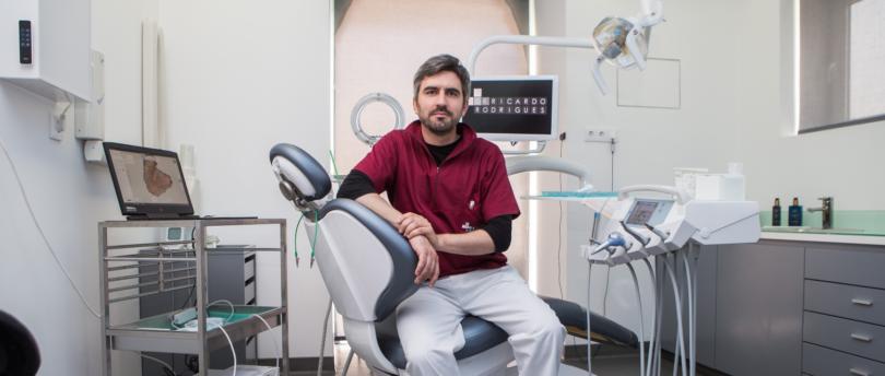Uma clínica tradicional que vive da relação próxima com os pacientes