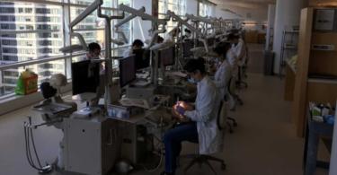 Investigadores criam dispositivo que ajuda estudantes a utilizar espelho odontológico