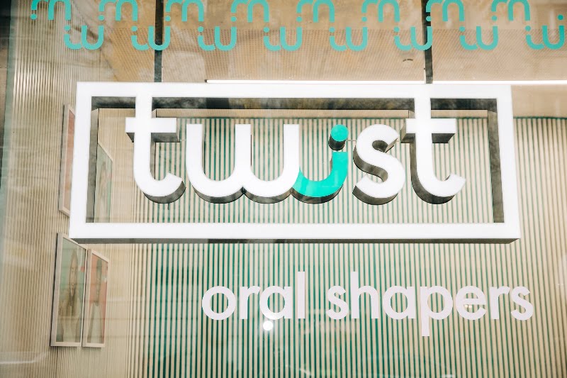 Abriu primeira clínica “totalmente especializada em ortodontia invisível”